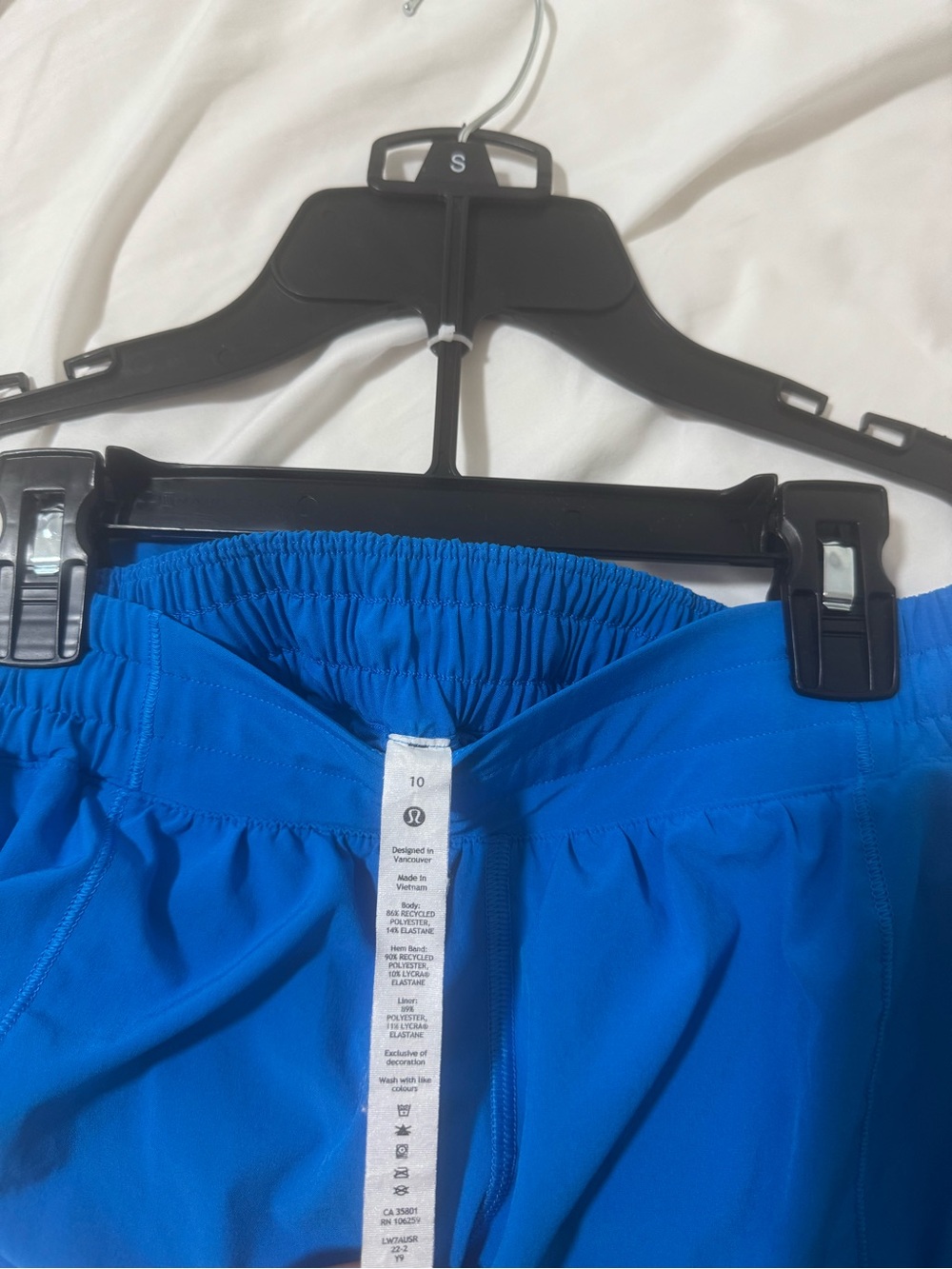 SOLD Lululemon Women's Hotty Hot Running Shorts - Picture 6 of 6